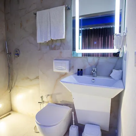 Standard At The Bubbles Jacuzzi *