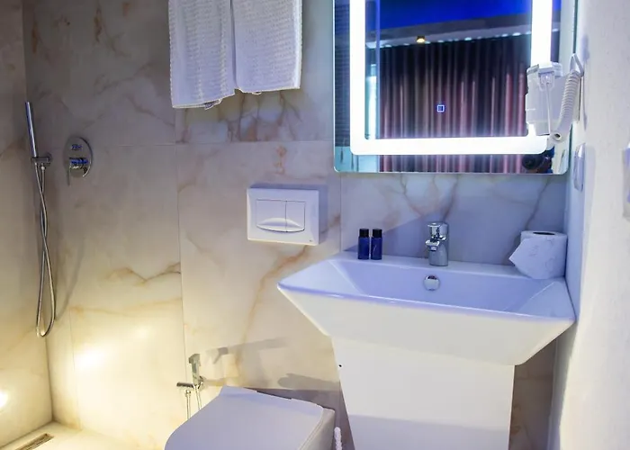 Standard At The Bubbles Jacuzzi *